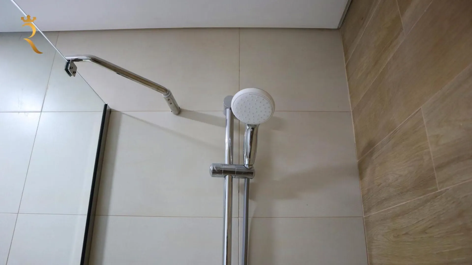 Duplex Elegance Retreat Transit - 2 Bedroom In Masdar City Abu Dhabi